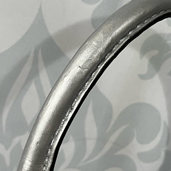 Authentic Gucci Silver Sukey Tote - Picture 7 of 15